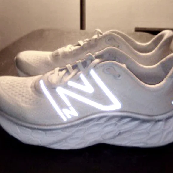 New Balance Women's Fresh Foam X More V4 Running Shoe - Picture 2 of 6